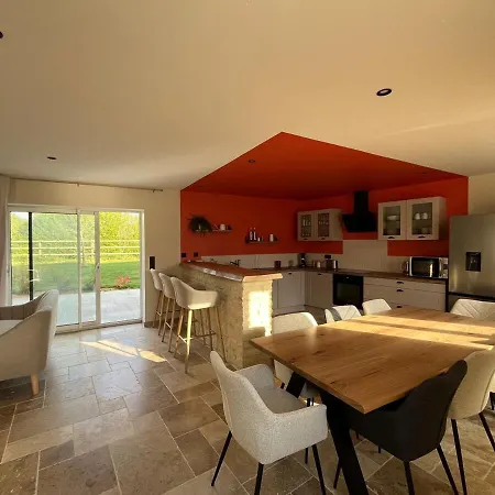 Gite 4 De L Etre Aux Rues Holiday home Chailloue
